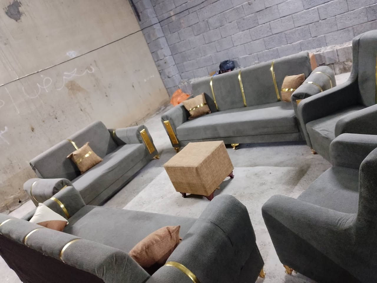 تفصال اخو الجديد شرط مع كوشات طبلة وسطية ب300قفل شراي اتصل ***********
