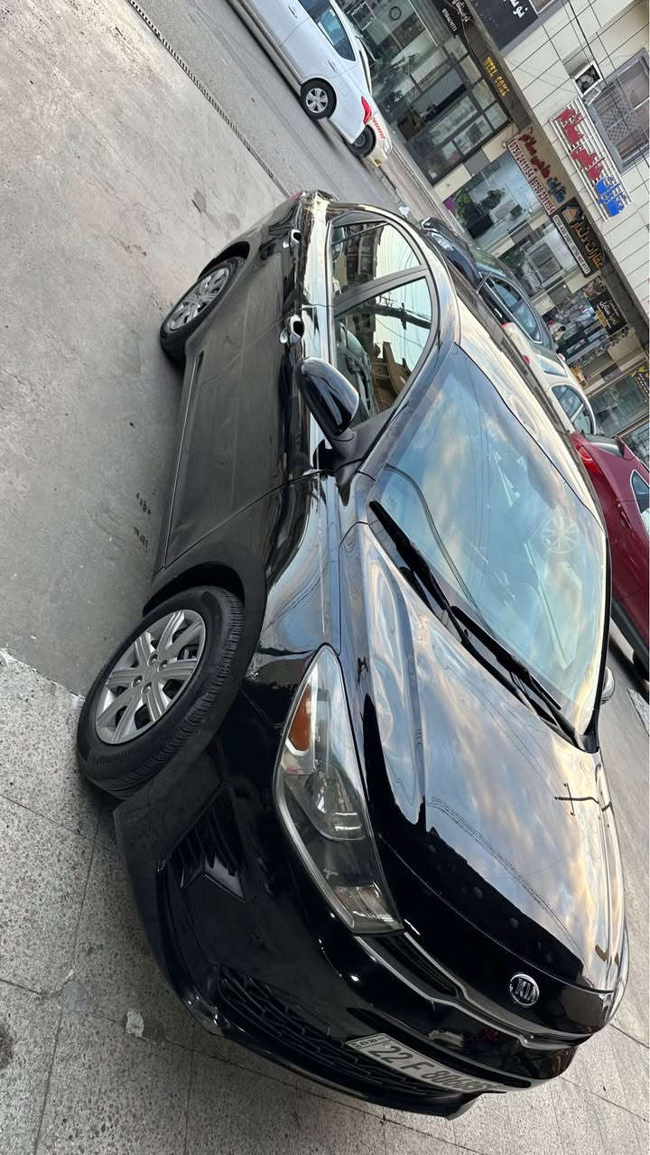 كيا ريو kia rio 
موديل ٢٠٢١ وارد امريكي 
مواصفات 
شاشه تدعم ابل كار و اندرويد واير لس 
كامرا خلفيه
مود سبورت 
مانع انزلاق 
تحكمات ستيرن 
ماشيه ٢٥ الف ميل 
سياره بدون صبغ بدون دواخل بدون ايرباك 
فقط جاملغ سكن تعديل
بيها طخه بسيطه بل سقف و بنيد ما معدل مثل ما موضح بل صورة اثر حادث امريكا 
سياره حيل حلوه و نضيفه
السعر: ١٢٦$
للتواصل/*********** 
مكاني اربيل أربيل, العراق
