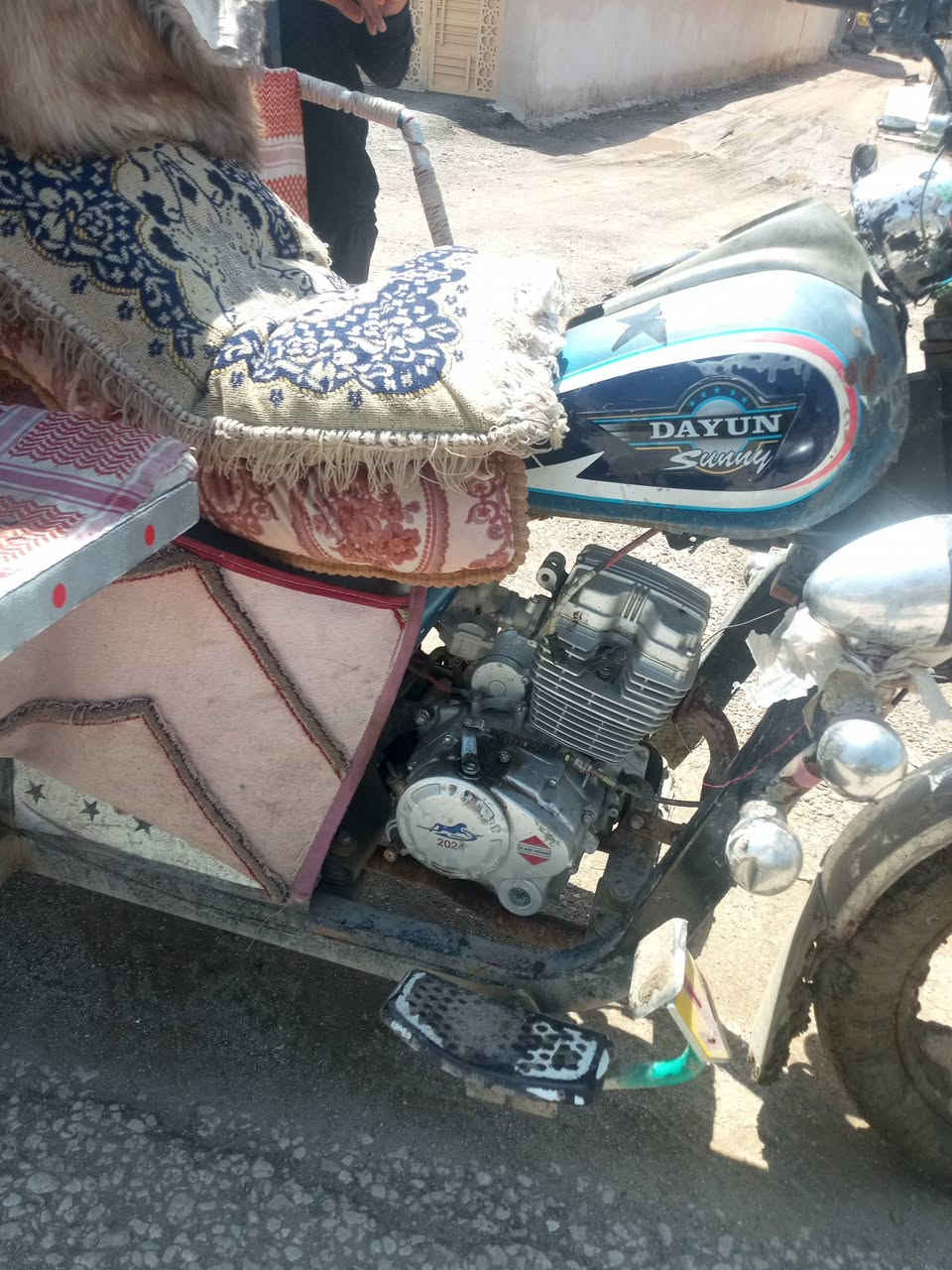 سلام عليكم شباب ستوته للبيع دايون موديل 18اوراق اصولي مكينه 24جديده مكفولة كفاله عام السعر مليون وميتين وبيه مجال الشراي يتصل وبيه خير ويدلل العنوان طوريج وهذا رقمي للتواصل ***********
