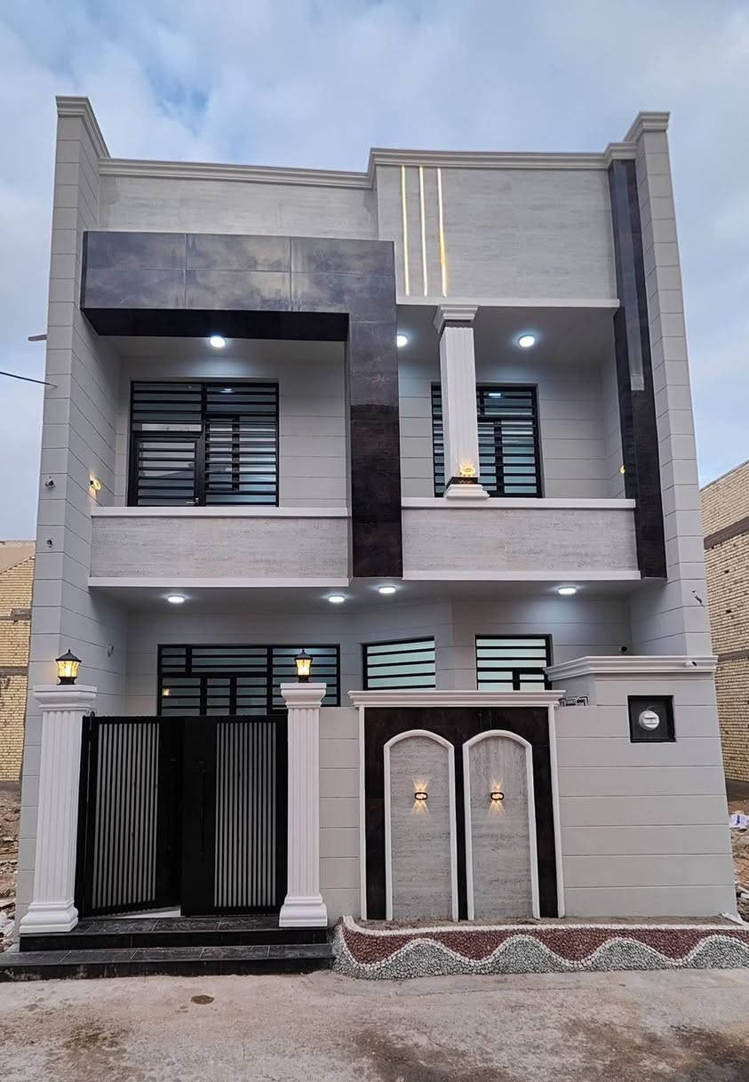 ♦️سلام عليكم ورحمة الله وبركاته
♦️بيت للبيع طابو زراعي سند 25 
🛑طابقين(   بناء حديث درجة اولى)
♦️المساحة ١٠٠ متر الواجهة٨ والنزال ١٢ ونص
♦️ديكورات  مغربي الارضيات مرمر والبناء طابوك
♦️الطابق الاول ( استقبال ،غرفة منام، صالة مفتوحة ع المطبخ، حمامات)
 ♦️الطابق الثاني ( غرفة منام، وغرفة كبيرة تصير استقبال وغرفة منام، مطبخ، حمامات يعني ٣ غرف نوم )

♦️العنوان كربلاء قرب القنصلية التركية. 

♦️ مكتب قدم الخير.. 
للاستفسار ***********
 غسان الطرفي
