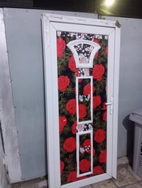 باب للبيع جديد كلش طول مترين وعرض 90 ايمن ب 50 شراي يتصل 07802782510