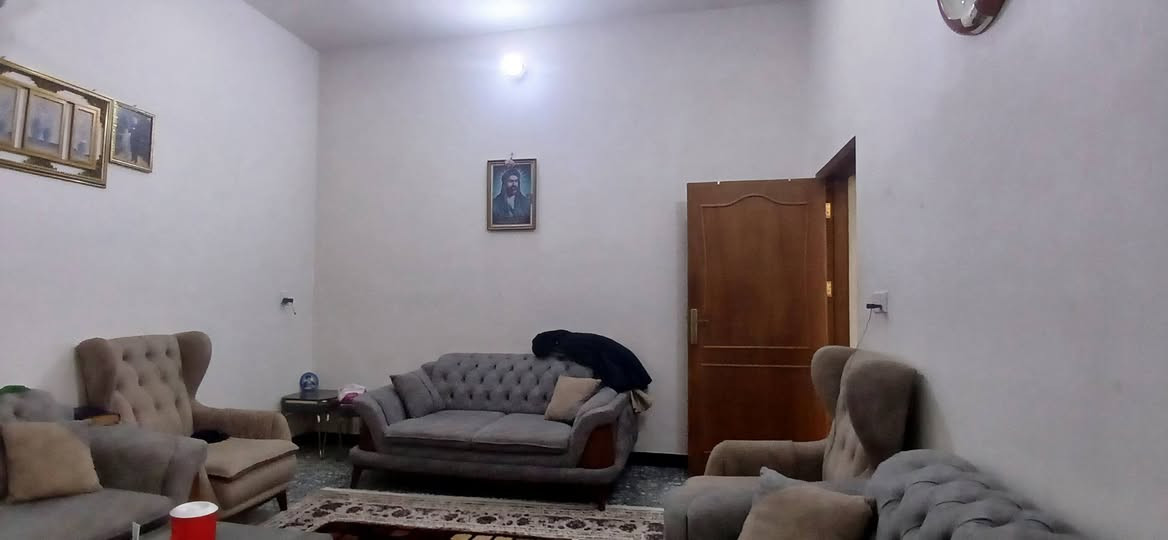 يا. •اللّـہ̣̥  
اللهم. صل علـّۓ.  محمد. وال محمد
السَلٱمٌ عـَلـْيگمّ-ۈرحـْمّـٌة ٱللـّہ ﯙبُرگـّاتہ
     يعلن.  مكتب.  الشريفي للعقار 
عن. وجود.  دار.  للبيع.  الموقع. مفرگ. السده.  قبل. صعده. الجسر.  ع. يسار. يم. اسواق. الموسوي.  موقع.  ممتاز.  قريب. ع. شارع. العام.  
مساحت. الدار.  130. متر.  ركن.  
يتكون. م̷ـــِْن. غرفه. وصاله. ومطبخ. واستقبال.  البيت. حديث. وموقع.  مرتب. السعر.  75. وبيه. مجال.  اي. استفسار.
***********
***********
***********
