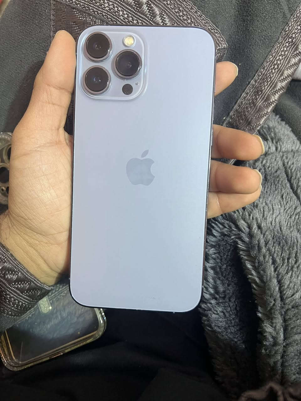 ايفون 13 برو ماكس وكاله ماستر ما مفتوح  بس الجهاز وره التحديث اجتني هاي الرساله  الجهاز للبيع السعر 750 وبيه مجال 
واتساب ***********
