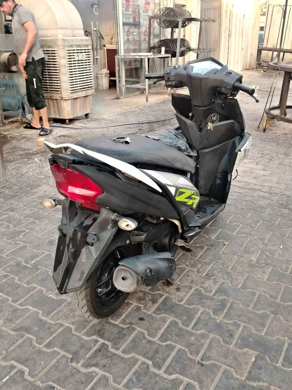السلام عليكم اخوان ياماها ZR 140 للبيع دراجه مكفوله نازله رمبه ومخزنه مماشيه كفراته يرادله ترتيب رايده ب550 بيه مجال دراجه ماكو بنضافته وبلادته بلسوك شراي خابر وتدلل مكاني صالحيه ***********
