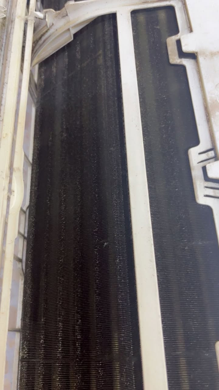 السلام عليكم اخوان سبلت للبيع ثنين طن السبلت بعده جديد مستعمل قليل نظافه 90/100 كامل مكمل غاز مفول وعل فحص تبريده ثلج ☃️❄️🧊 تدفئه نار 🔥🐦‍🔥❤️‍🔥 السبلت راديتراته بعدهن صفر السبلت مغسول وجاهز بس شد مع كامل ملحقاته بواري جديد بل كارتون وايرات قاعده ريمونت السبلت بلادي مكفول من فتحت البرغي 
السبلت تاخذه من باب بيتي وبي ضمان
السعر : 375 وبي مجال كلش بسيط 
للاتصال : ***********
الموقع : بغداد شارع فلسطين
