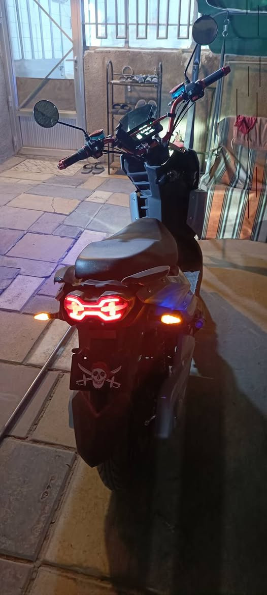 دراجة شحن اخت الجديدة 
ملف 2000
بدون بطاريات 
سرعة 100

سعرها 575 الف وبيها مجال 
مكاني بغداد/ الكرخ
تجي للباب تفحصها يله تاخذها

***********
