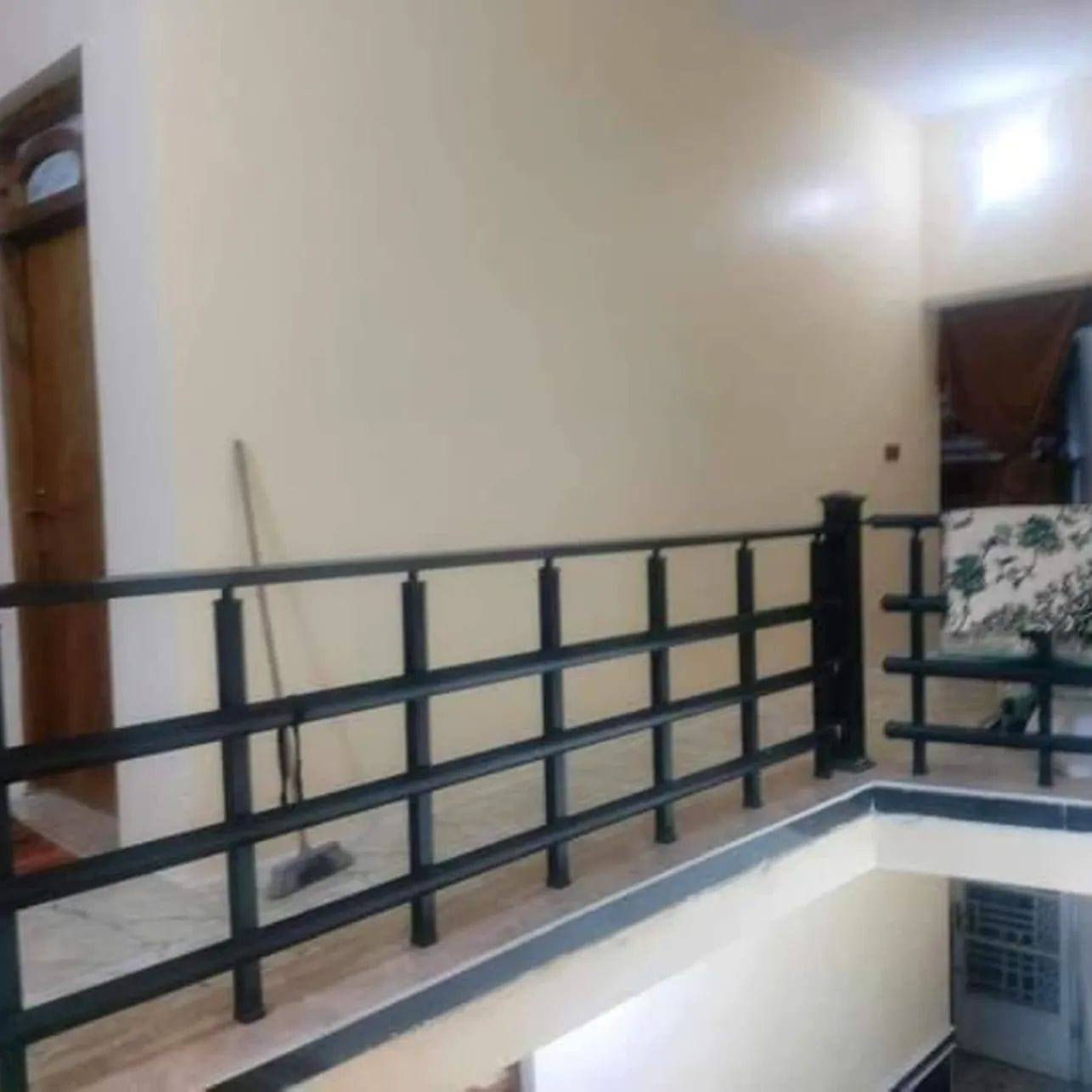 دار للبيع طابق ونص
 المساحه (( ١٦٥ )) متر بناء ( 2023 )جديد فول  
يحتوي على استقبال ومطبخ وصاله وغرفتين نوم 
وصحيات داخليه واخارجيه ومناور العنوان ميسان 
حي الفنانين على الشارع السايدين مقابل غسيل دجله 
📞 للاستفسار أكثر:     ***********
                          ملاحظه 
المكتب  مجاز حكومياً ادخل للحساب ناشر ابيوت اي بيت ايعجبك او قطعه  راسلني وتدلل
أعرض عقارك عندنا ودع لنا التسويق
عنـــوان المـكتــب ميسان  (مكتب عقارات الساعدي) 
الفرع الاول    حي  الجامعي         0770555343
حي الجامعي  ودور النفط.          ***********
 الفرع الثاني  البتيرة مقابل الف دار ***********
الفرع الثالث حي الصحفين والغدير***********
