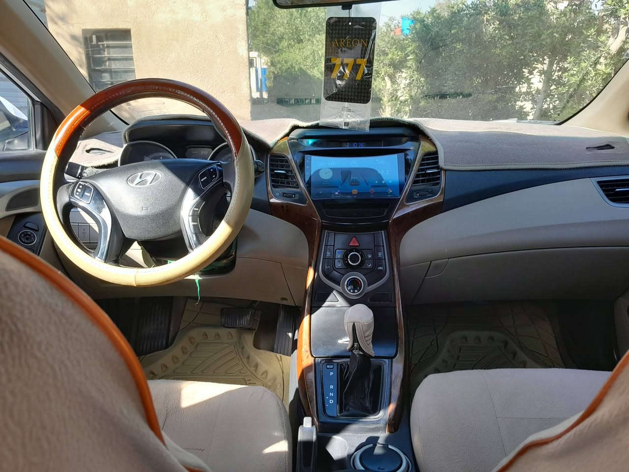 السلام عليكم النترا موديل 2016 وارد خليجي فول مواصفات تنته وتحكم ستيرن ومثبت سرعة ما عدا البصمة بسمي رقم بصرة محرك ١٨٠٠ كير ومحرك مكفولات حدادية وتخم تاير جديد تبريد شغال خير  من  الله مبدل بيهة بنيد وجاملغ الأمامي جهة السايق.     السعر ١١٦  وبيهة مجال للشراي رقمي*********** العنوان البصرة زبير
