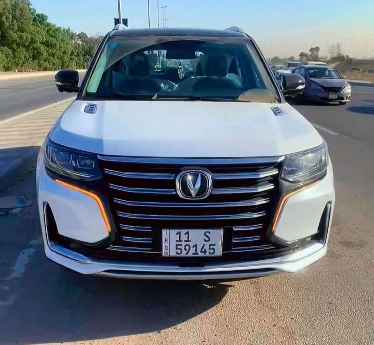 شانجان cs95 موديل 2023 فول مواصفات بونوراما فتحة تشغيل عن بعد كاميرا 360 حول السيارة بعد بيه هواي مواصفات اعلى فئة رويال 
ماشية 39 كم 
محرك 2000 توربو تمشي حتى عالبانزين العادي بدون دوانز 
و بعده بالضمان تبديل دهن بالشركة 
بيه طخة بسيطة بقبق الصندوق ومعدل ومصبوغ
السيارة حرة باسمي 
اي استفسار على هذا الرقم *********** متوفر واتس
