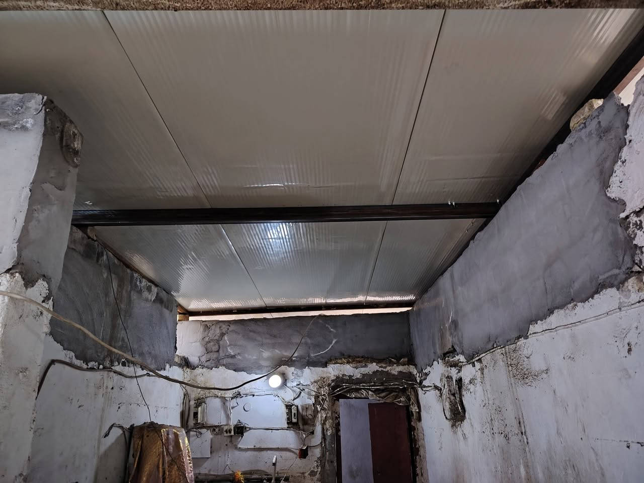 🔨 ورشة أبو إسحاق للحدادة 🔨
نقدم لكم الشغل المتقن والدرجة الأولى في:
 * 🚪 البيبان
 * 🪟 الشبابيك
 * 🌙 القمريات (الديكور)
 * 🚧 المحجّرات (الدرج والبلكونات)
جودة تضمن لكم الأمان والأناقة.
📞 للاستفسار والطلب: ***********
هل تفضل إضافة خدمات أخرى مثل "السقائف@شاره
