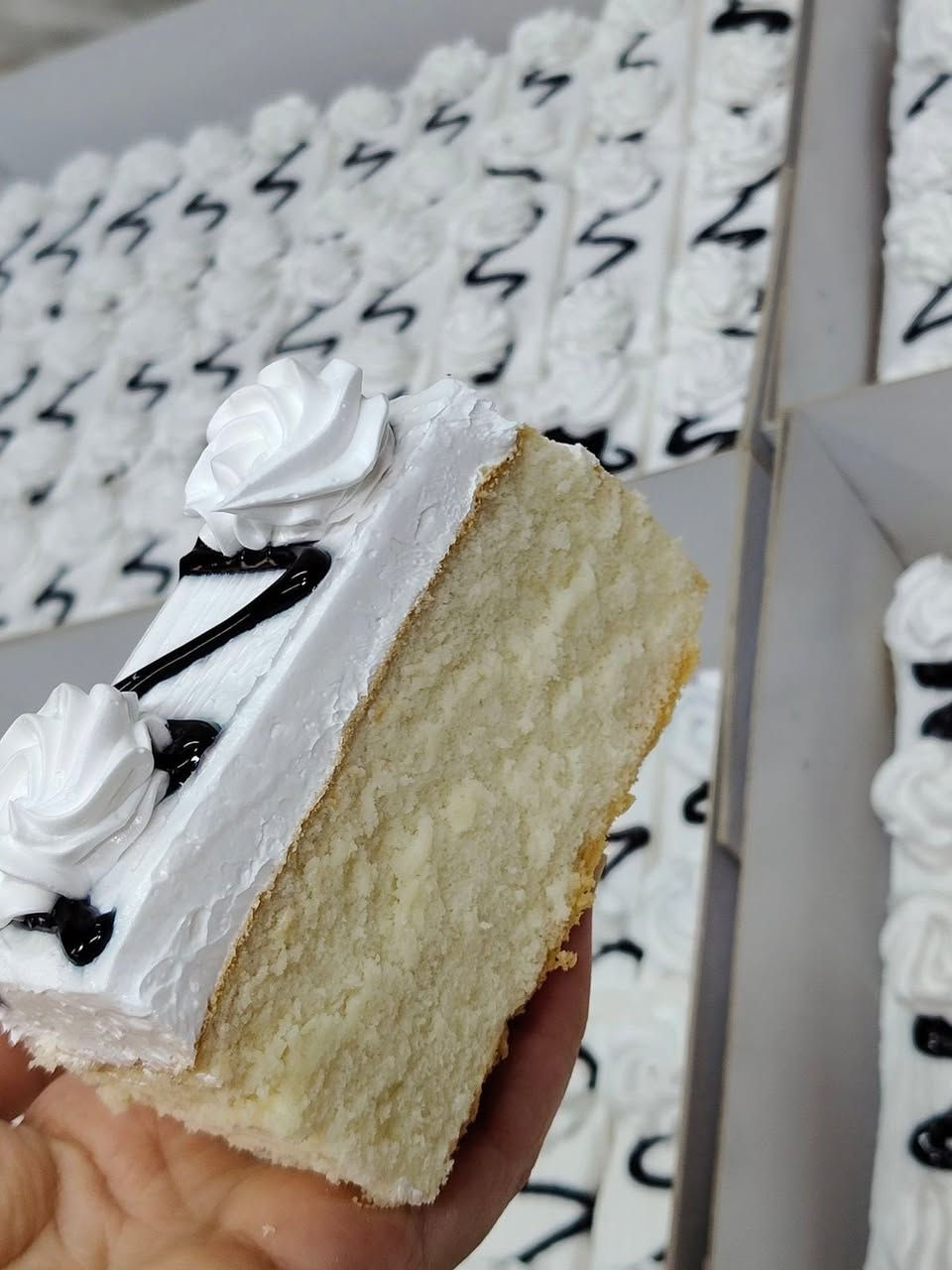 اجه العيد واجت المشيات 
والاعراس 

قطع كيك ١٠٠ قطعه ٦٠ الف 

وقالب الكيك ب٢٠ الف 

الحجز قبل ٣ ايام


**إذا كنت صاحب هذا الإعلان وتريد حذفه لأي سبب، رجاءا أرسل رسالة إلى الدعم الفني**