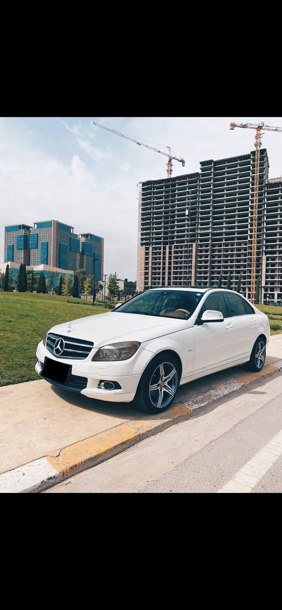 Merceds benz c200 2007
~~~~~~~~~~~~~~~~~~~~~~~~~~~~~

رقم هاتف.*********** فقط واتساب
مكان سيارة: اربيل
سعر سيارة (١٢٠) وبيها مجال 
~~~~~~~~~~~~~~~~~~~~~~~~~~~~~~~
سلام عليكم للبيع مرسيدس موديل ٢٠٠٧  حجم c200 kompressor   فقت ربع بونيت صبخ بدون دواخل رقم اربيل السيارة بسمي هزة و سنوية ورقم جديد تاخم تاير جديد و محرك گير بيلادي مابي مشكلة مواسفات Elegance
~~~~~~~~~~~~~~~~~~~~~~~~~~~~~~~
