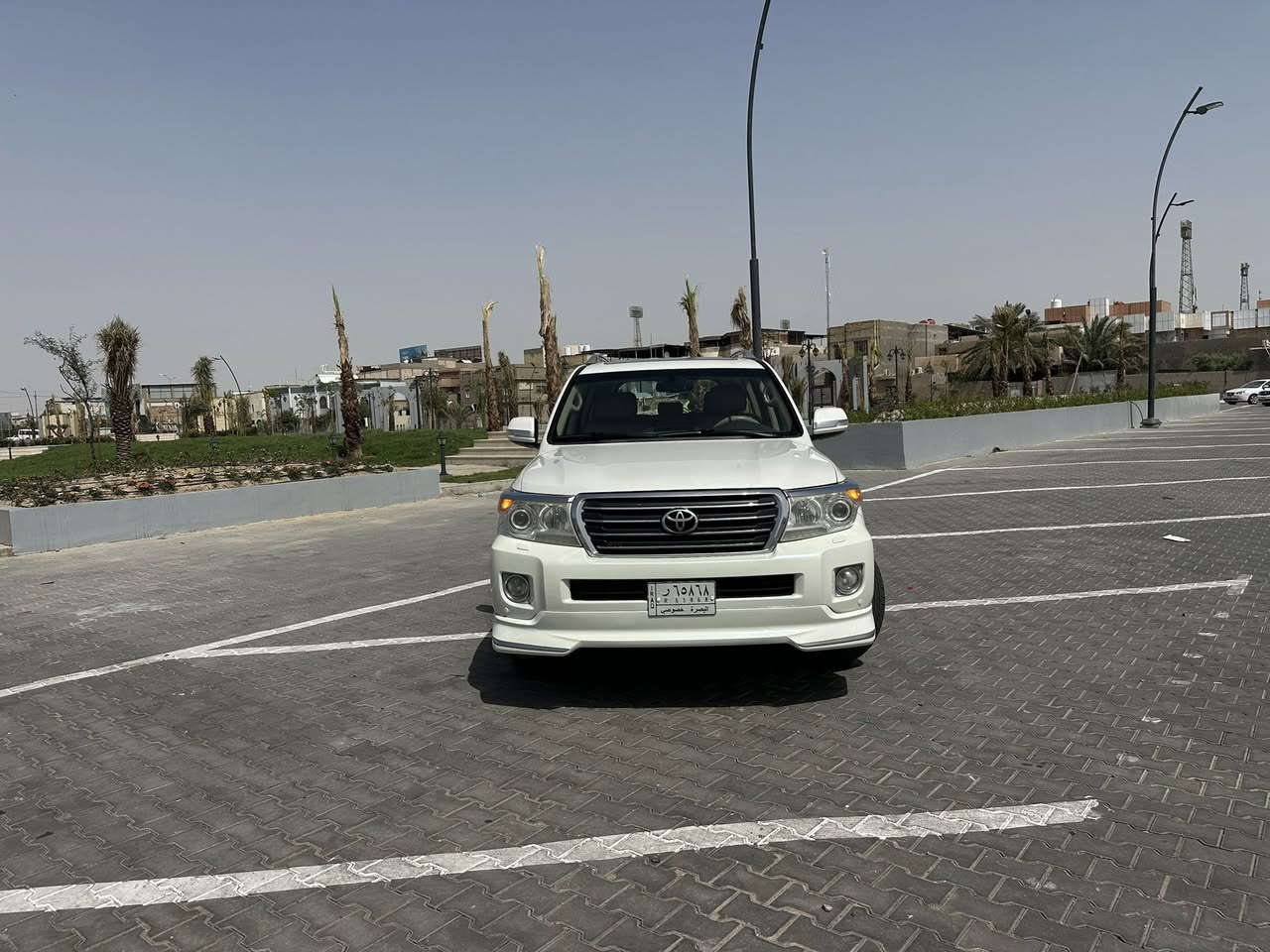 السلام عليكم سياره لاندكروز 2014 8 سلندر مكفوله ماشيه 149 الف كيلو السياره جديده GXR 4700cc بريم للاستفسار ***********
