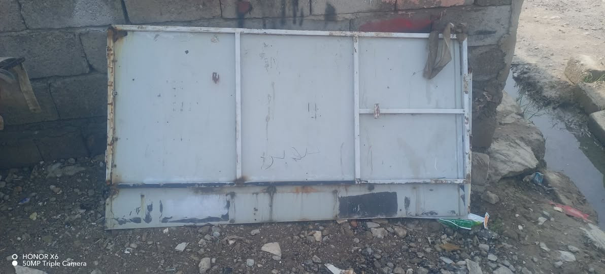 السلام عليكم بادي للبيع السعر ماله 60 والمحجر هو والشفته ماله ب 25 قفله***********
