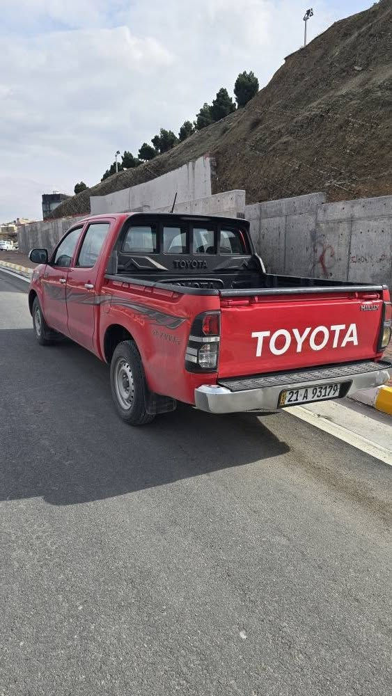 هایلۆکس مەرزیە 2013  پارچە ڕەش بەبێ لێدراوی و دەعم وە بۆدی بیلادی لەسەرە .
یەک پەڵە کارتی هەیە لە بۆدیەکەی.
سەیارەکە بەشەرتی..
گێڕ
مەکینە
ئەکسل
وە ٤ تایەی تازەی لەژێرە 
وە سەنەوی تا 2028  تازەیە مانگی 3
بە ناوی خۆمەوەیە .سەیارەی ماعرەز نیە .
نرخی ١٦٣ $ مەجالێکی برایانەشی هەیە 
بۆ پەیوەندی .....
***********
*********** السليمانية, العراق
