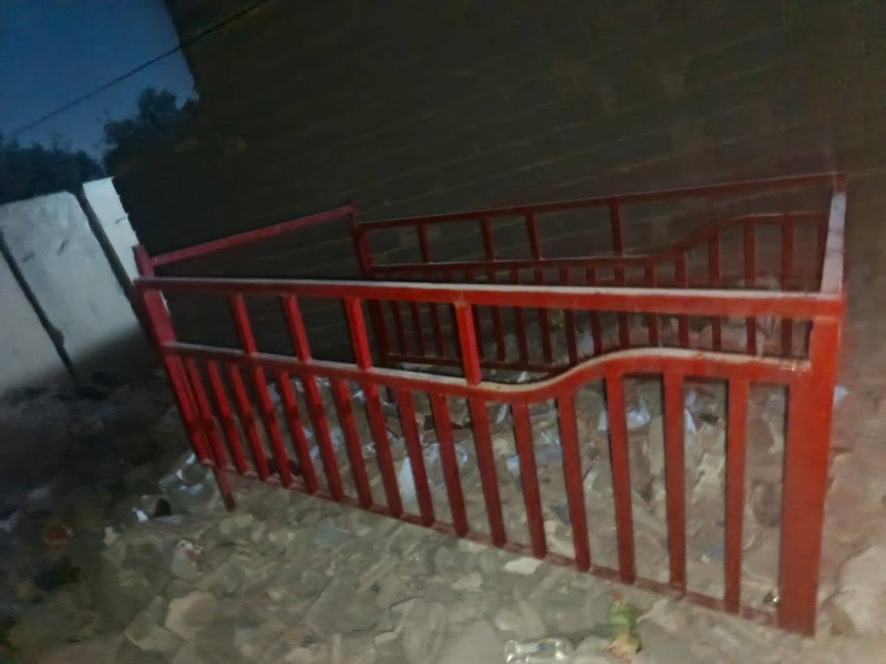 سلام عليكم ورحمه الله وبركاته محجر كيا حمل سبعه جنكال للبيع 300وبيه مجال مكاني بغداد ***********
