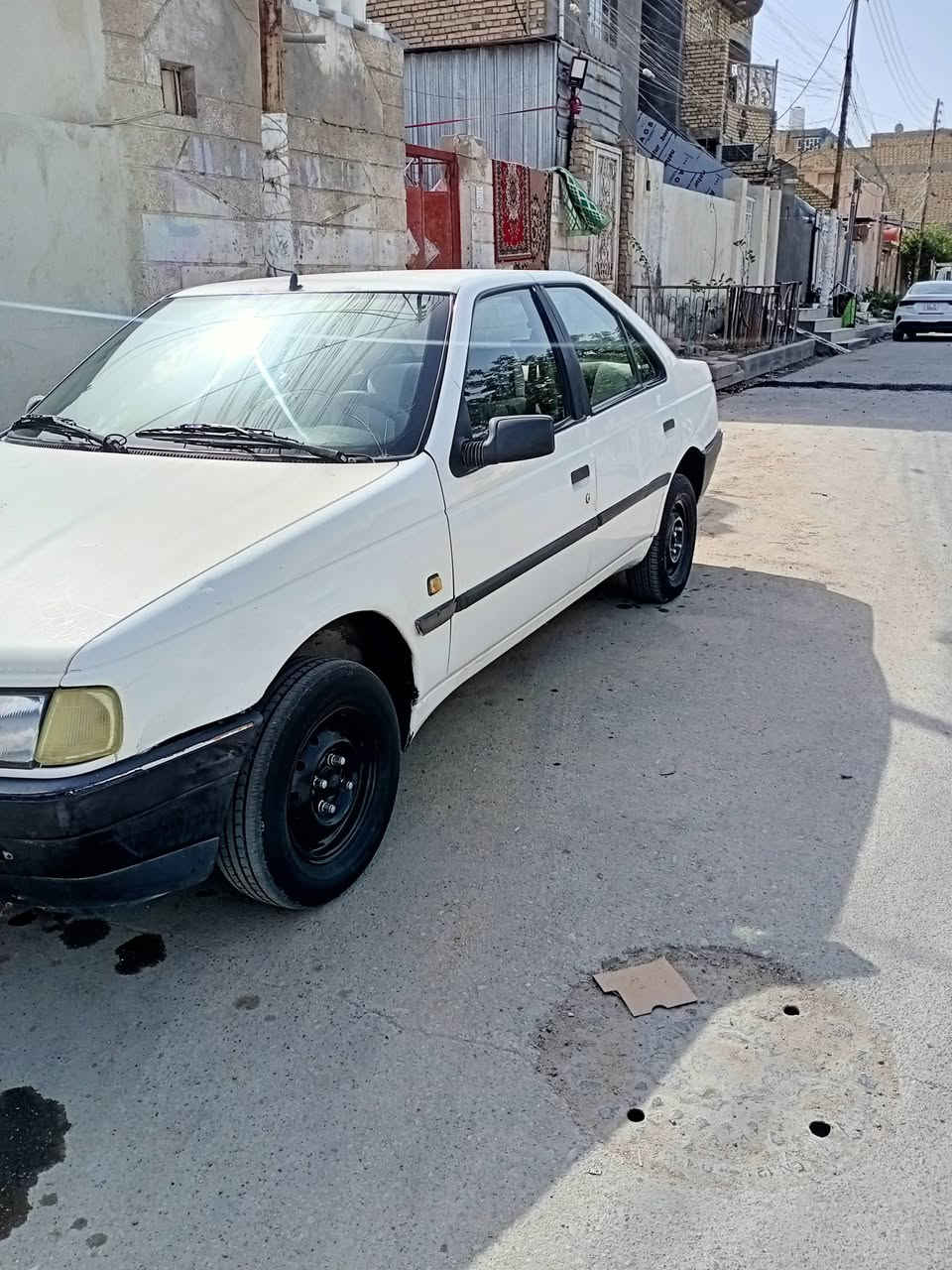 السلام عليكم ورحمه الله وبركاته ،، بيجو روى موديل 9 كفاله عامه من الصبغ والضربه  مكينه كير بلادي تبريد تتفئ كله شغاله السياره جديده رقم بغداد تحويل ثاني يوم السعر 30 وبيه مجال للطيبين ،،، هاتف ***********
