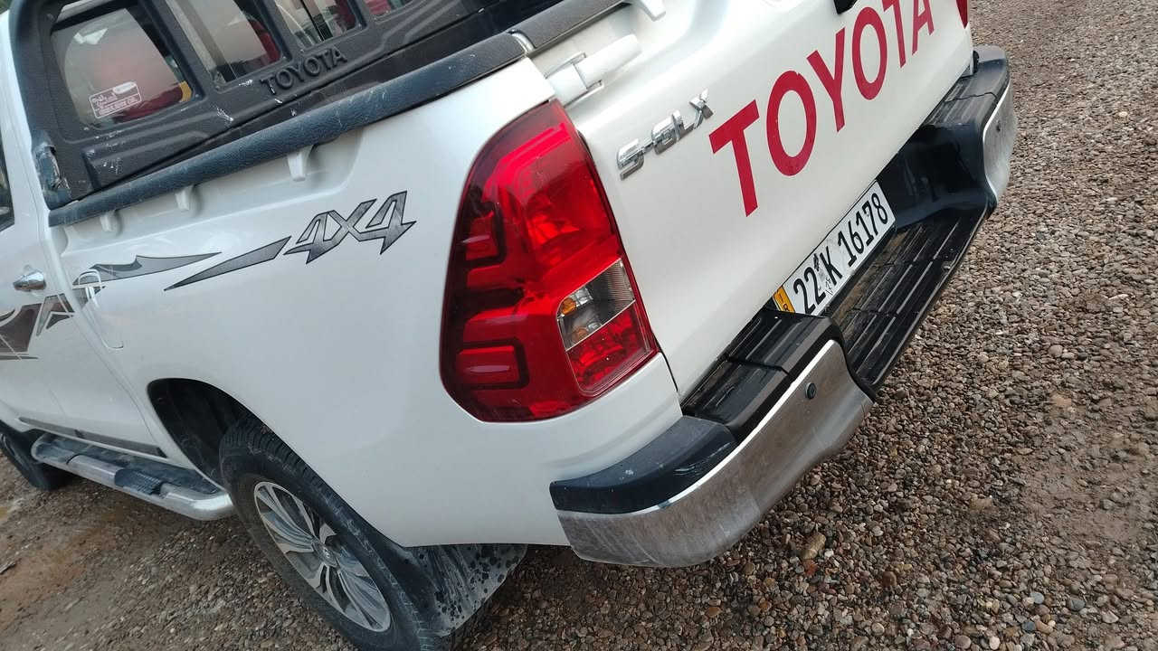 السلام عليكم
بيك اب هايلوكس عالي 2018 كفالة من الشخط ولبارد ولتبديل شرط الفحص سيارة جديدة عدد2
رقم اربيل الجديد 
🎗المواصفات كير اوتوماتيك 
🎗كيلو متر  43 شرط الفحص 
🎗 دفع ثنائي . 4×4.
🎗 كشافات ( بروجكتور) 
🎗 شاشه كبيره.
🎗 حساس خلفي 
🎗 سستم ايرباك كامل 
🎗 اشاير بالمري .
🎗 ثلاث انظمه قياده 
🎗 تحكم مقود متعدد 
ملحقات السياره
🔖 مطفأة حريق 
🔖 جك 

☎️*********** السعر 280
