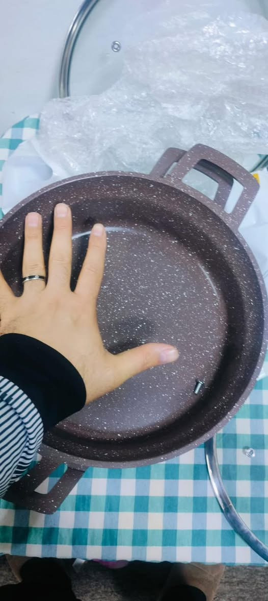 السلام عليكم عندي طاوة وتبسي بيها قبغ ودست كرانيت مامستخدمين كرانيت اصلي كلهم حجم 26
وايضا جهاز التنضيف والله كلهم جوني هديه وحاليا محتاجة فلوسهم
الرقم ‭٠٧٧٠ ٥٩٠ ٥٧٤٦‬
