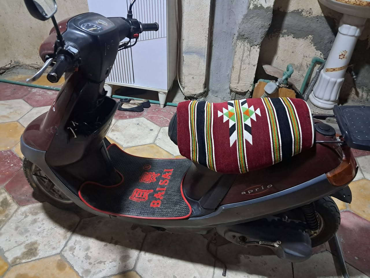 دراجه بطه للبيع سعرهه 300  اوبيه مجال ***********
