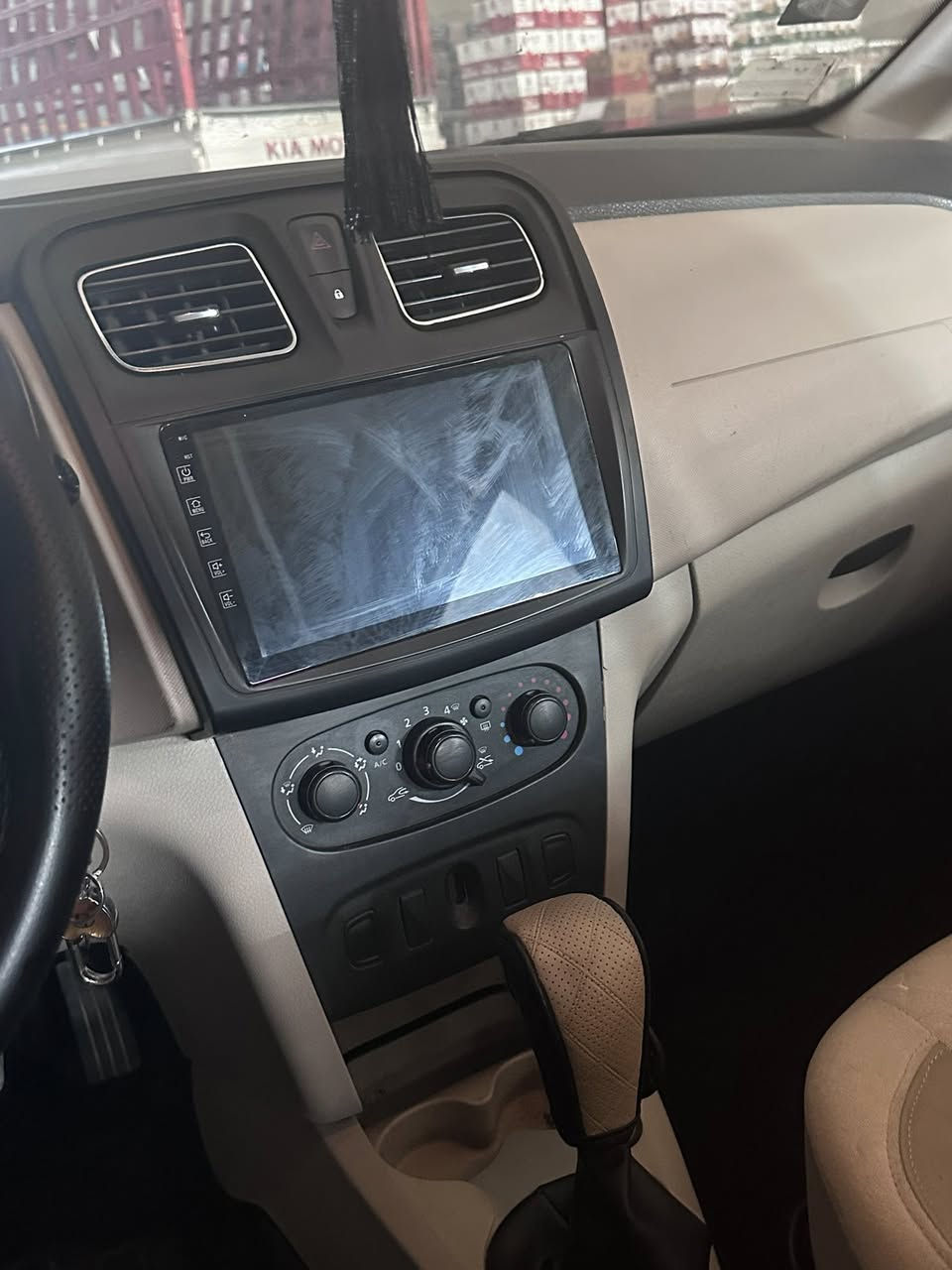 رينو سمبل 2016 كير اتوماتيك رقم قادسية
السياره نظيفه ومرتبة 
مكانها نجف  ***********
سعر67
