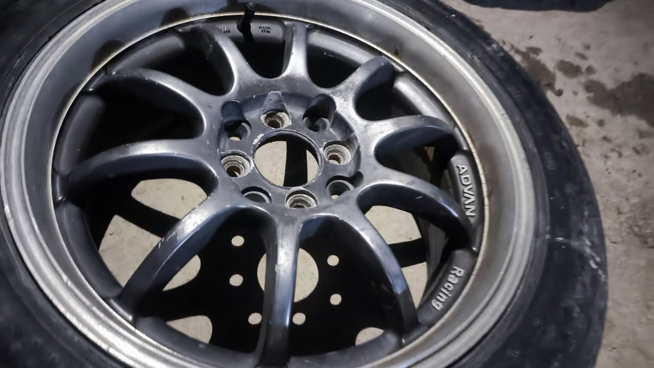 السلام عليكم تخم ويل advan racing للبيع سعر 250دولار
***********
