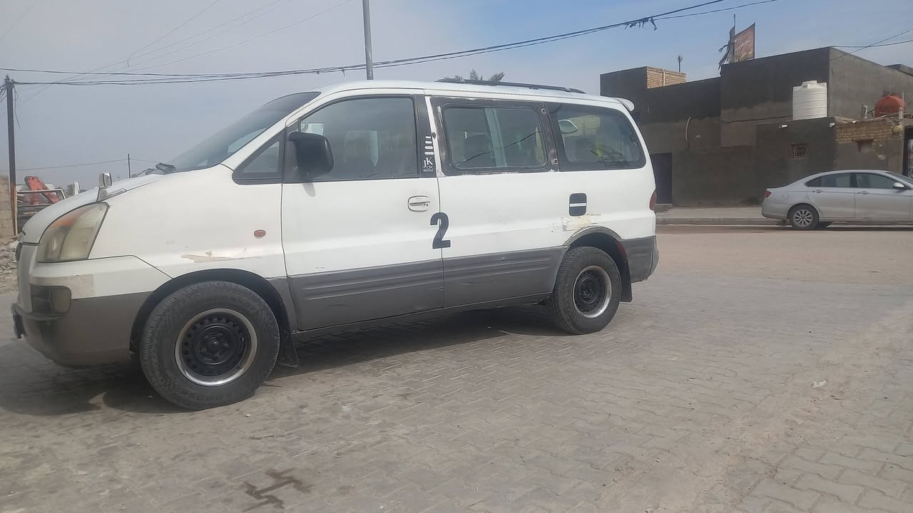 سلام عليكم  ستاركس بترها موديل 2000 محدثه سبعه  سنويه ال 29 سياره جهازه  محرك سوبر  تخم تاير  مكانه سماوه بيع ومراوس رقم الهاتف ***********
