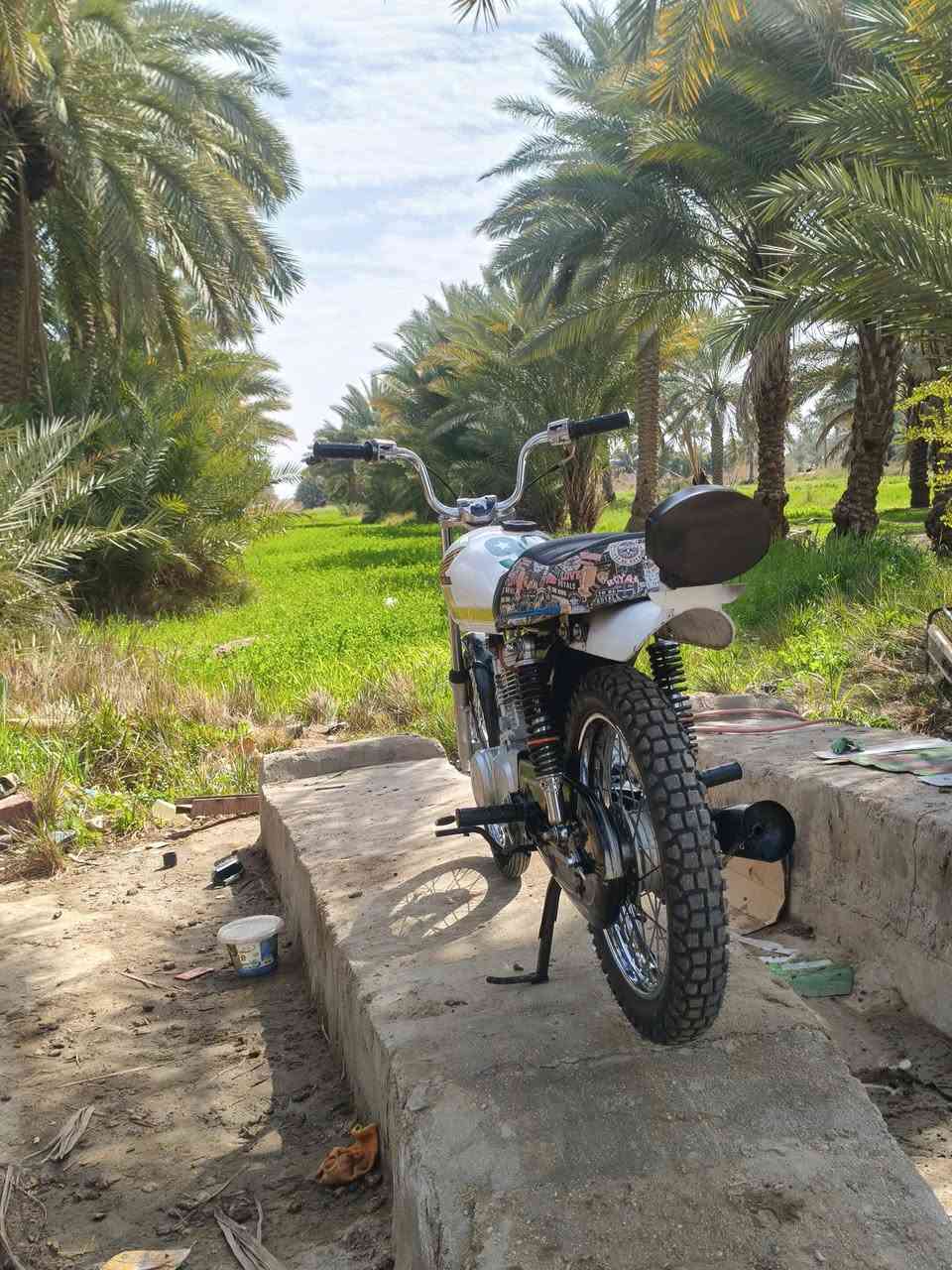 السلام عليكم للبيع  نامه او مراوس  
تعمير شاصي 27 اوراق 
سكنر غراض 24 مفتوحه ولفات 
السعر550بيه مجال للطيبن 
مكاني دغارة صدر دغارة
اتصال *********** 
***********  مو شراي لا يتعبني
دراجه حلوه نضيفه لادخن ولا تنضح دهن
