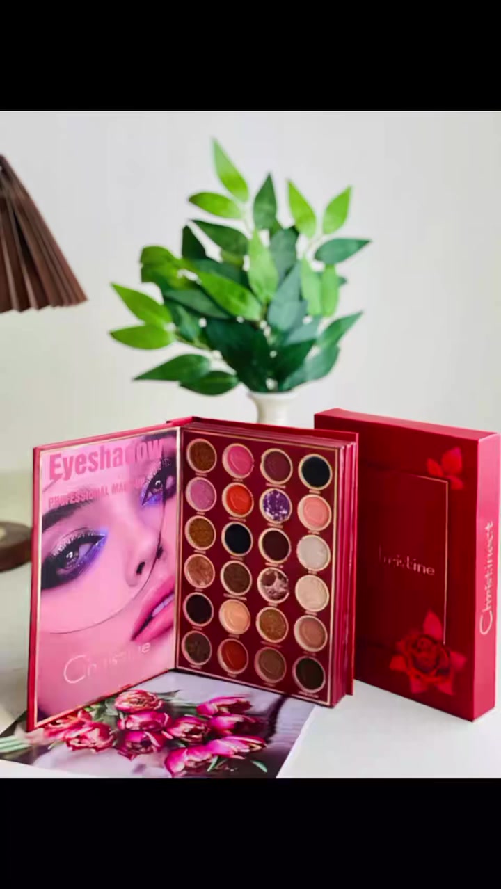 باليت كرستين الجديد ( دفتر الاحلام ) ❤️✋ خماسي 
يتكون من 24 لون آي شدو🙏
ومن 24 لون حمر يجننون 
و 6 تدرجات اضاءة هايلايتر💯
و 6 تدرجات بلاشر👍 
و كونتور ، باودر حواجب✅
الاصلي 

سعر البكج ١٤  الف


**إذا كنت صاحب هذا الإعلان وتريد حذفه لأي سبب، رجاءا أرسل رسالة إلى الدعم الفني**