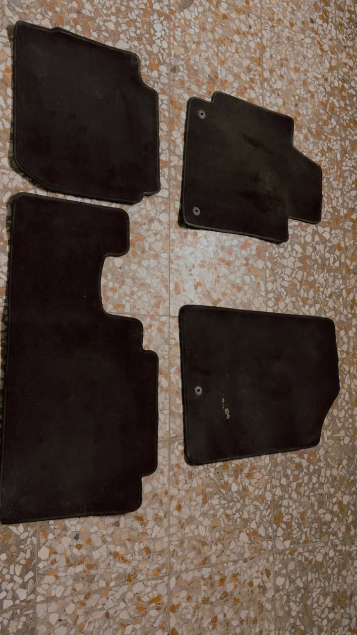 السلام عليكم ارضيات بلادية كيا فورتي لبيع سعر ٢٥ الف مكان بغداد يوجد توصيل رقم الهاتف *********** واتساب فقط
