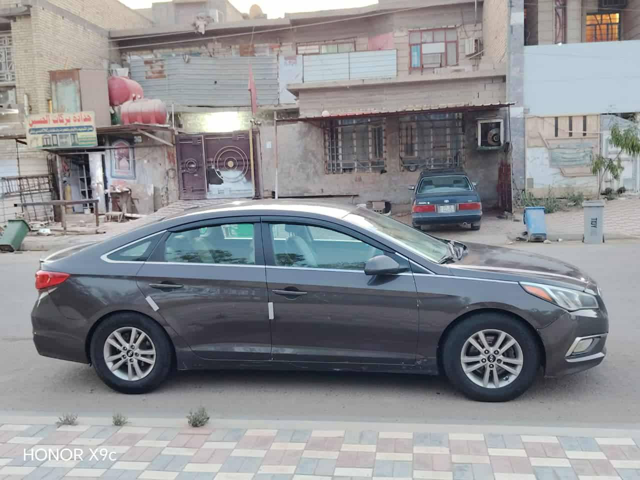 السلام عليكم سوناتا موديل 2017للبيع  رقم بغداد الماني تحويل ثاني يوم وارد امريكي حادثه بنيدل مبدل بدون دواخل وبيها ثلاث قطع صبغ وباقي كفاله مكينه 2400وكير وحداديه وتخم تاير وكهربائيات مكفولات سياره كل نقص مابيها جاهزه السعر 113وبيها مجال حك الجيه ***********مكاني كربلاء مكلف بلنشر
