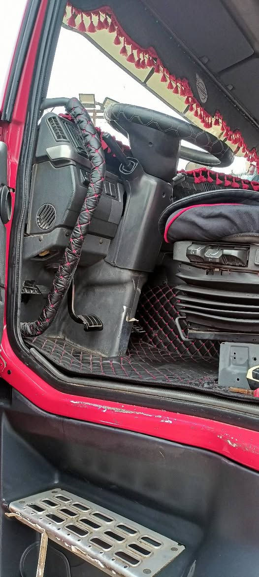 فالفو سنكل للبيع 2003 حجم420 رقم كركوك دولي مربوطة وراها عربانة اوربية 4 محاور تك المحرك بي بخار بدون تنقيص شاصي كير بالشرط خابر على *********** بالدوز سليمان بيك
