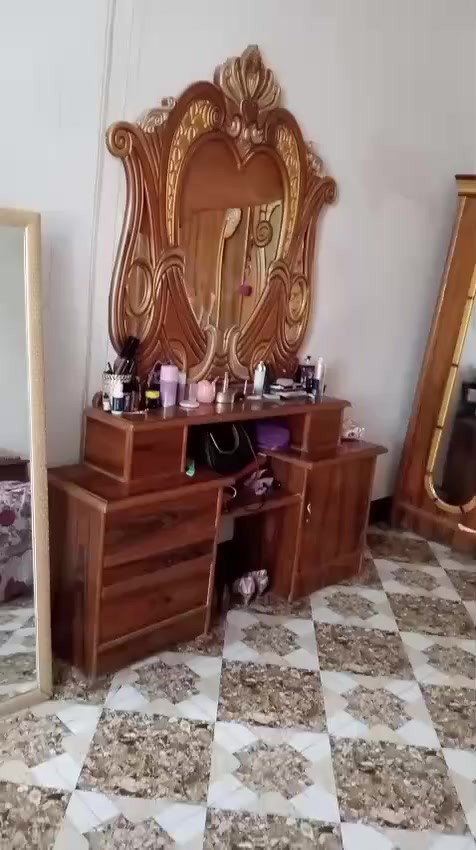 غرفه نوم خشب عراقي صاج نضيفه فول
بسعر مناسب ٧٥٠ الف 
المكان الرمانه ***********
