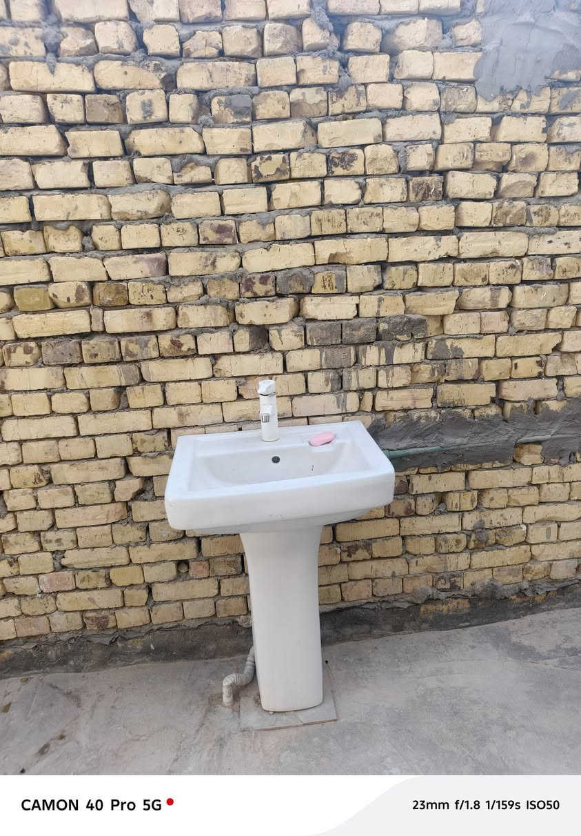 بيت زراعي للبيع مساحة ٢٠٠ بناء طابوك سقف كونكريت غرف ٢ صاله مطبخ ديوانية صحيات طارمه ناحية فضليه عله كرمه سوده خدمات ماء كهرباء شارع مجاري قريب عله شارع عام سعر خاص وتصال عله رقم وتصال *********** وتصال عله وتساب
