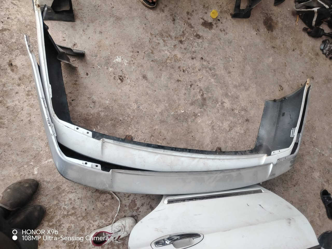 السلام عليكم وصول دعاميه خلفي فيرنا جديد كوري وحاويه موجود ه‍‍/‍‍***********
