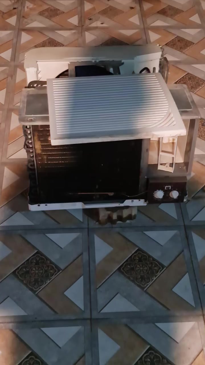 مكيف 2طن للبيع نوع جيكو السعر250. هاتف ***********
