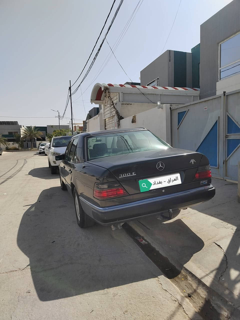 مارسيدس دب ٣٠٠ بلادي 
موديل ١٩٩٠
رقم بغداد انكليزي
داخل جلد اسود كهرباء
اوتو AUTO
مكينه  كير  حداديه تبريد كله جديد🆕🆕🆕 
تخم تاير جديد 👌 
باتري جديد👌
مكان السياره النجف
للاستفسار ***********
