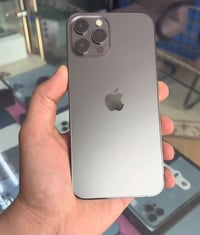 ‏سلام عليكم iPhone 12 Pro Max للبيع ‏ الجهاز كلش نظيف ذاكرة 256 بطارية...
