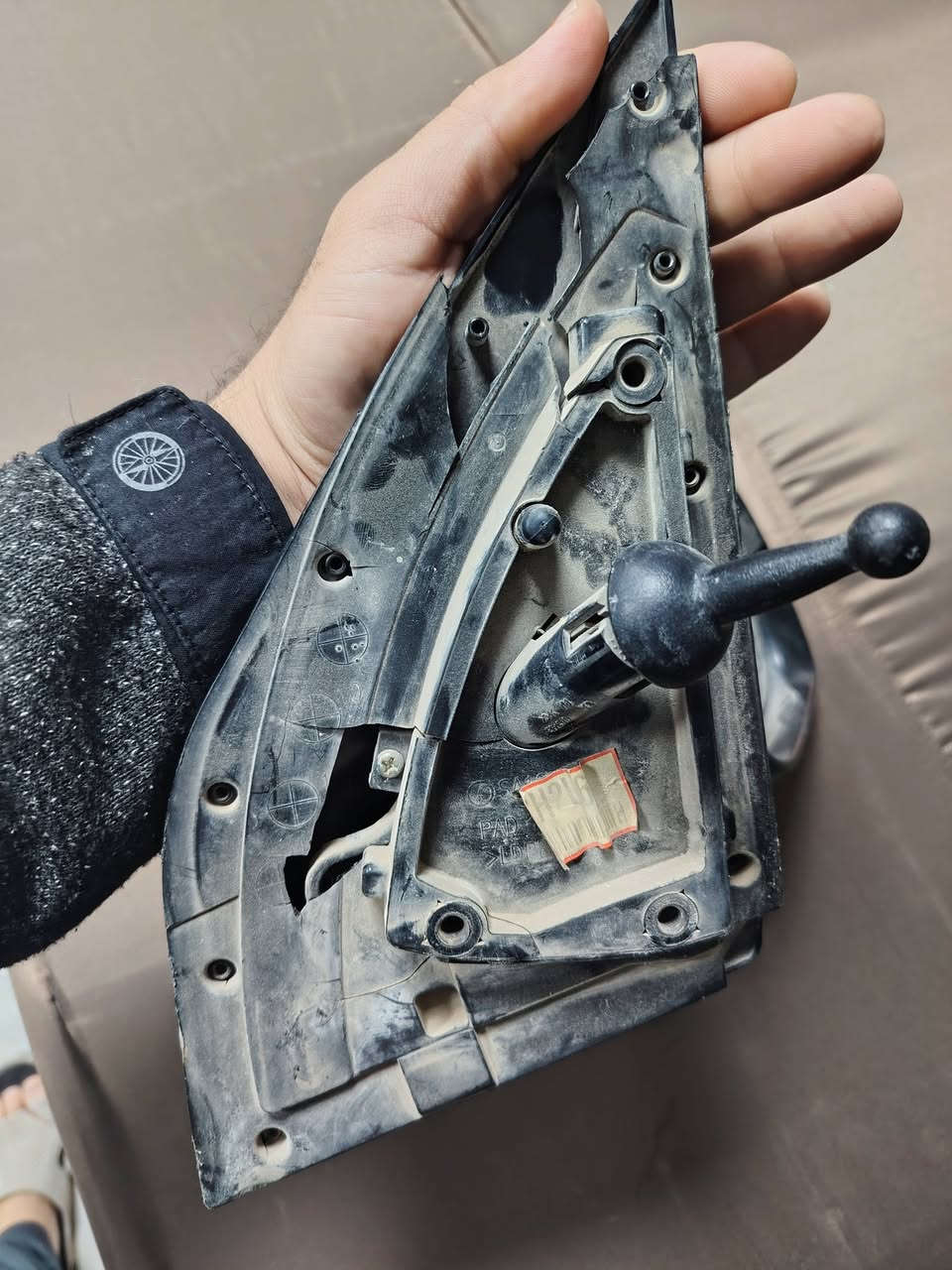 السلام عليكم
مرايه للبيع جهة اليمين كيا بيكانتو نظيفة مثل ما بالصورة سعر ٢٥
***********
