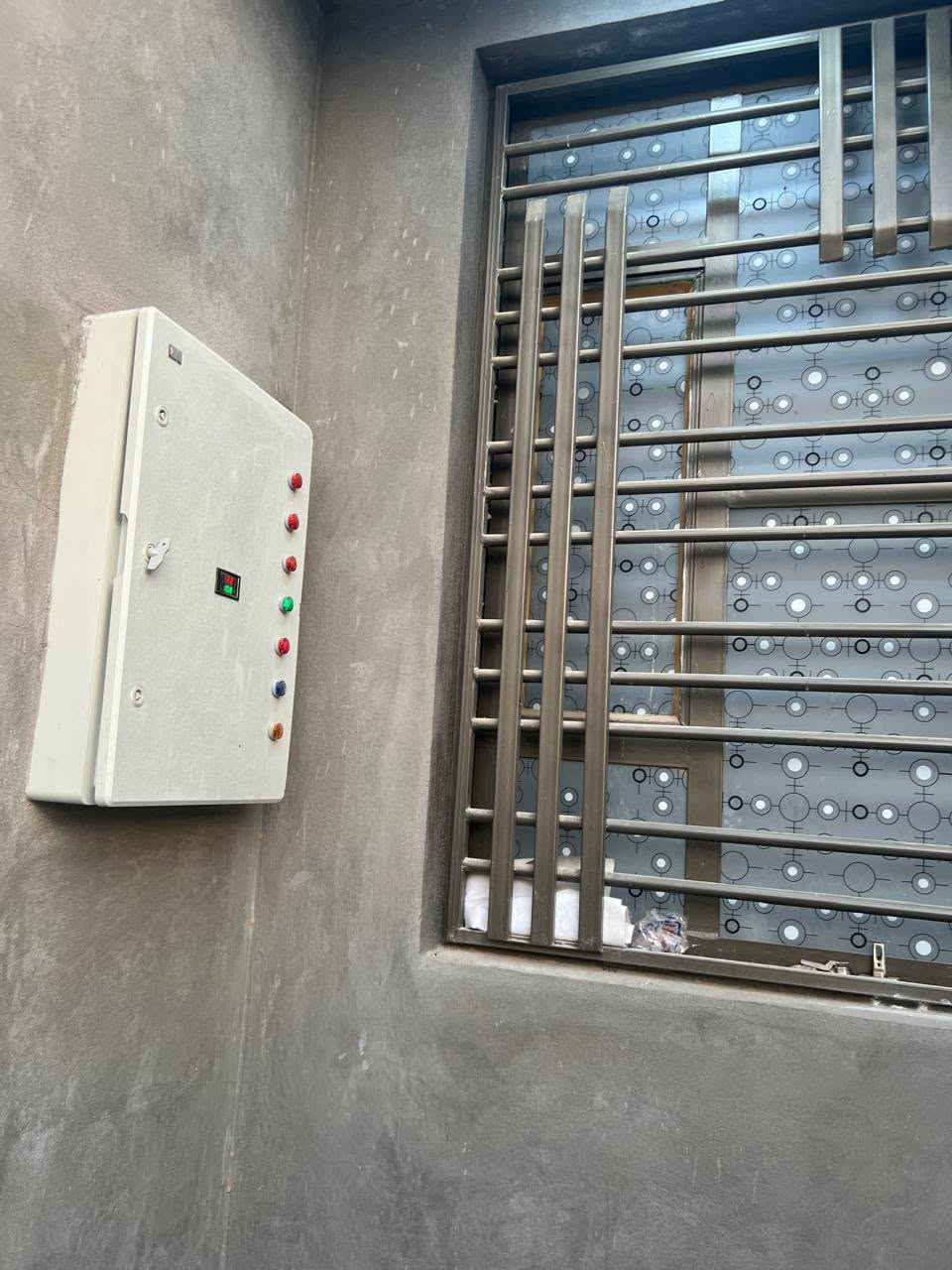 🏡 بيت حديث للبيع – حي الأمير
✨ فرصة مميزة للسكن والاستثمار
📍 الموقع: حي الأمير
📐 المساحة: 125 متر مربع
🔹 بناء حديث وتشطيب راقٍ
🔹 مطبخ ملبس سيراميك بالكامل
🔹 أرضيات وسيراميك فاخر
🔹 إنارة حديثة وديكورات جميلة
🔹 خدمات الماء والكهرباء متوفرة
🔹 جاهز للسكن مباشرة
💰 السعر: (يُذكر عند التواصل)
📞 للاستفسار والمعاينة التواصل على الخاص أو الرقم: ( *********** )
