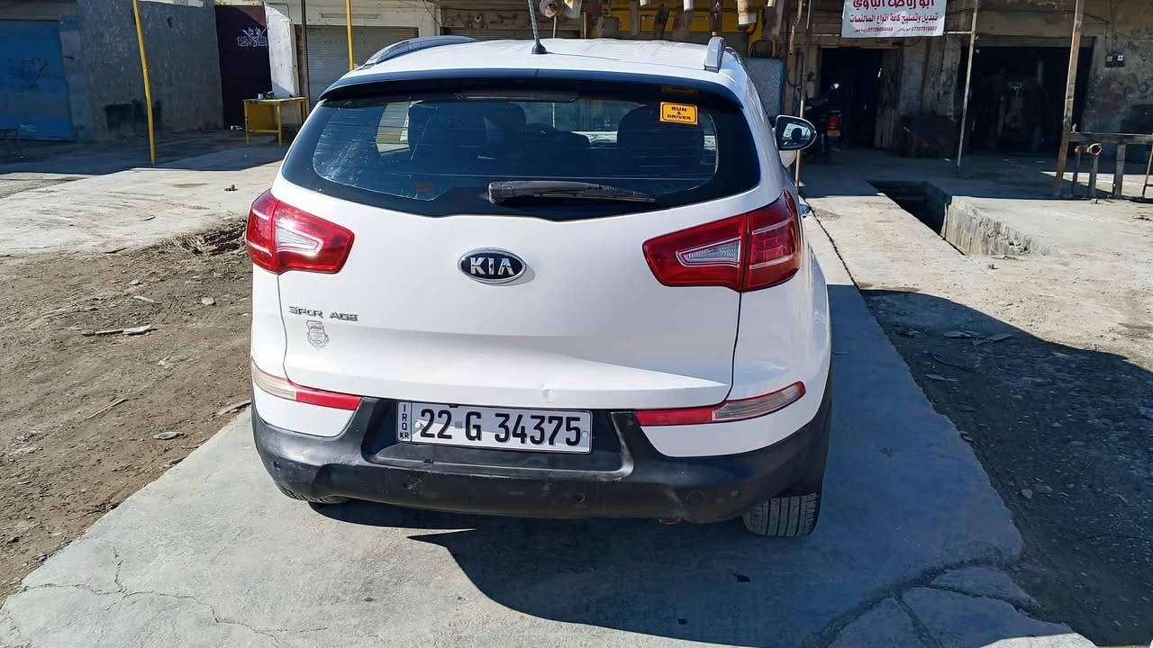 السلام عليكم للبيع كيا سبورتج موديل 13 رقم أربيل تحويل أو وكاله بيها 4 قطع صبغ بدون  دواخل مكان سياره ديالى بعقوبة السعر 130 وبيها مجال لشراي يتصل ***********
