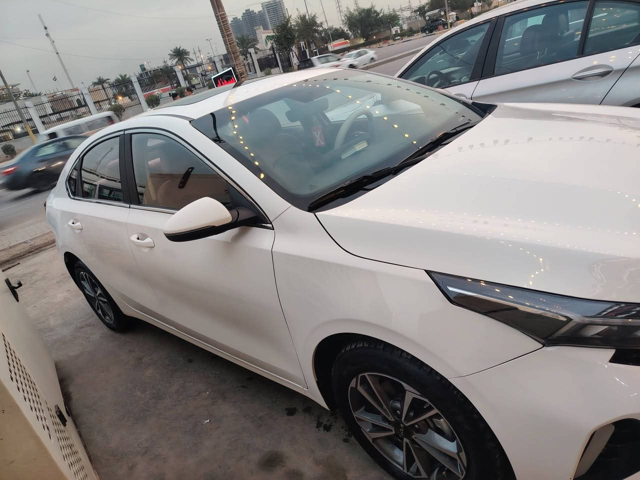 السلام عليكم اخوان K3 للبيع رقم بغداد بسمي موديل ٢٤ فتحة وبصمه و صندوق ذكي ترحيب اشاير وهيتر  بالمري مكينه ١٥٠٠ دبل نوزل اتو هولد هاند بريك دكمه حساس اطارات حساسات أمامية وخلفية كامرة اصليه واربع وضعيات قيادة   سعره 135  ورقة وبيه مجال


**إذا كنت صاحب هذا الإعلان وتريد حذفه لأي سبب، رجاءا أرسل رسالة إلى الدعم الفني**