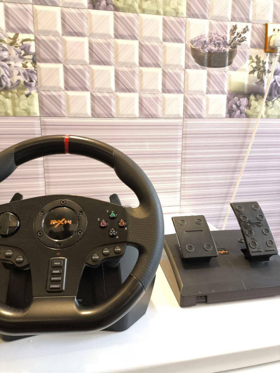 السلام عليكم 
دركسون v900 
حالة النضافة : جيدة جداً 
مدة الأستعمال : شهر واحد فقط 
النضام المدعوم : ps - pc - xbox 
السعر : 75  الف 
الرقم للتواصل 
***********
