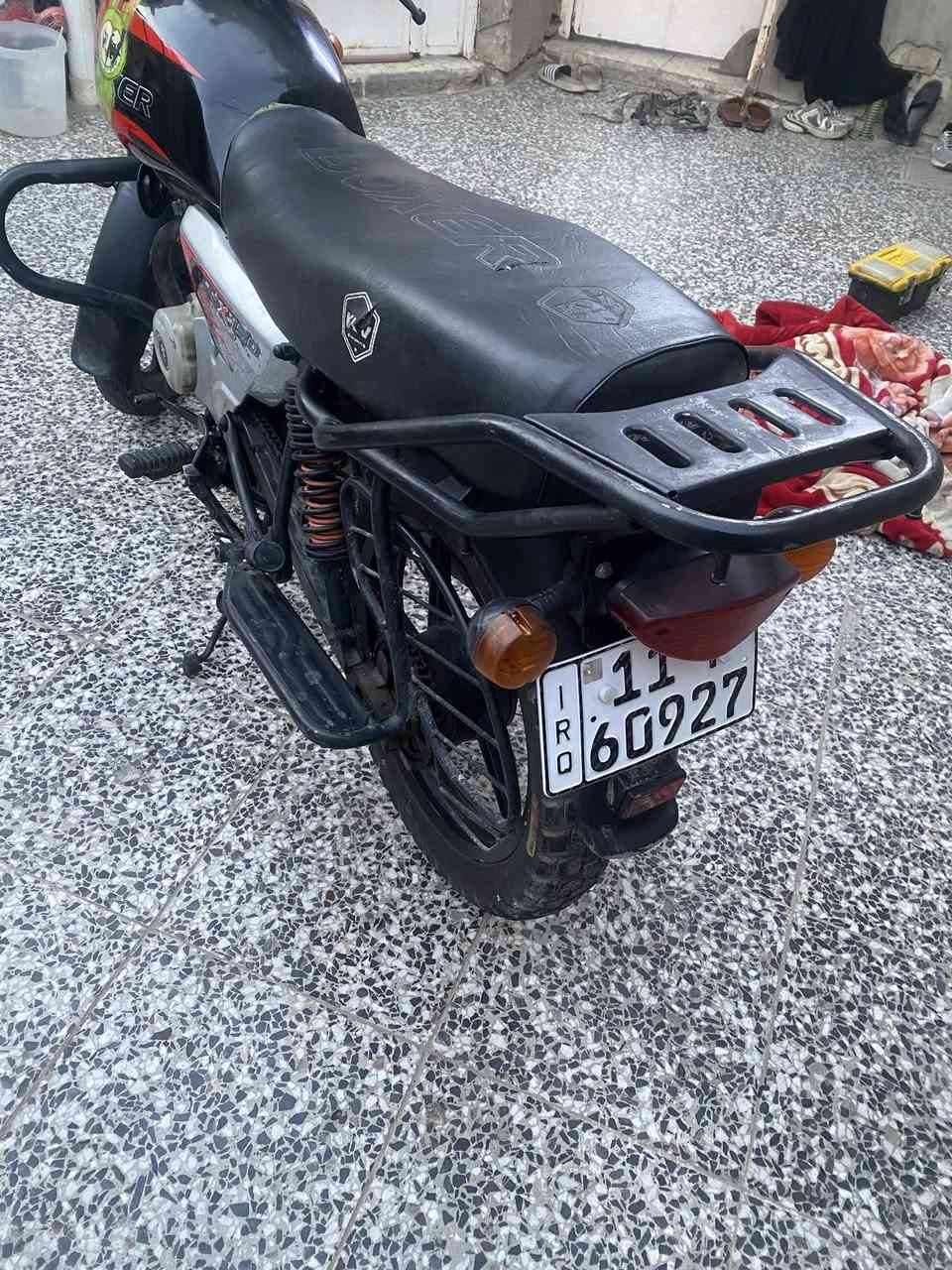 سلام عليكم البيع بوكسر موديل 2022 داخله ب 2023 دراجه كفاله عامه وجهازه رقم وسنويه  هزه جديد  سلف جديد تايرات جدد باتري جديد زنجيل جديد برغي ما مفتوح بيها سعر 1850 وبيها مجال مكاني بغداد جسر ديالى اتصل *********** بي وتساب
