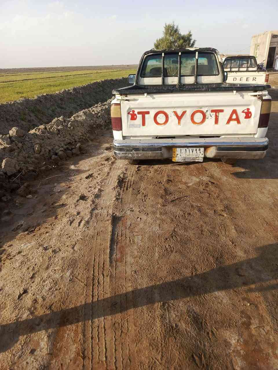 سلام عليكم سيارة للبيع 2003 سعر 75وبها مجال ***********
