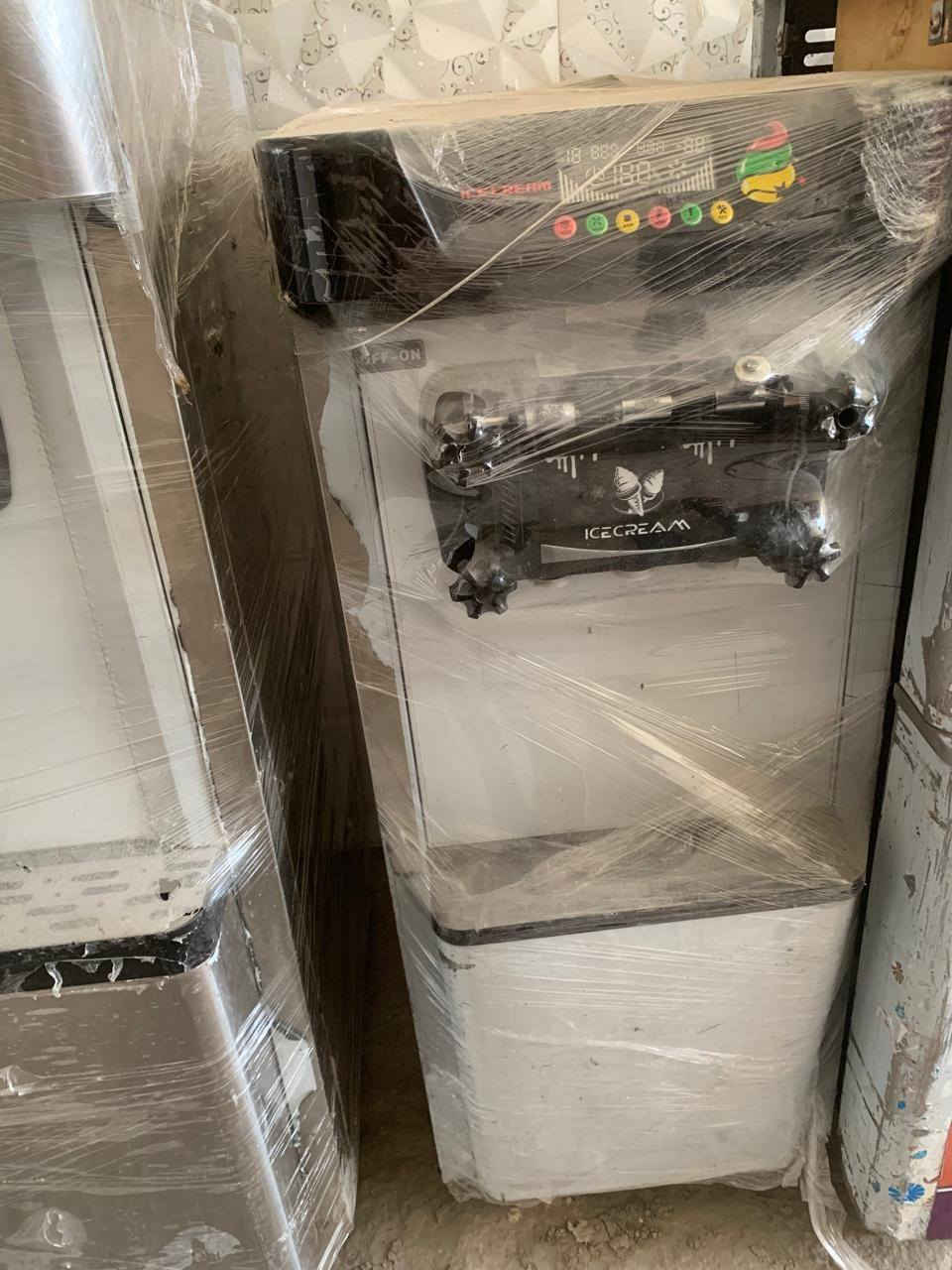 سلام عليكم مكاين سوفتات عداد ثنين صيني دراجه لاوله +مكينه مال شربت ام ثلاثه خواض هوسك تركي مستخدمات قليل مكان بغداد
***********
