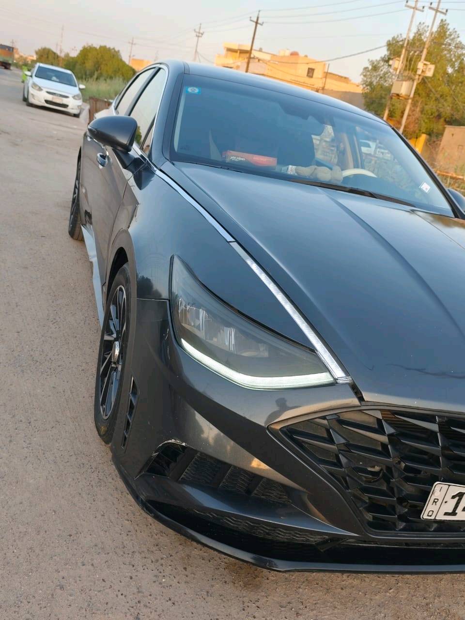 السلام وعليكم متاح سياره سوناتا موديل 2023 حره تحويل ثاني يوم بأسم المتشري وارد امريكي فول مواصفات ما عده الفتحه سياره جديده أحله من الصور حادثه جاملغ وبنيد ماشيه 47 محرك  2500 السعر 160 وبيها مجال حك الجيه مكان البصره ابو الخصيب الاستفسار الاتصال على هاذه الرقم غير متواجد ع البرنامج ***********