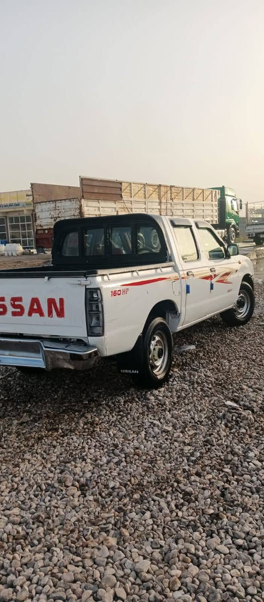 السلام عليكم.سيارة نيسان شبوط موديل 2008 مزاد كربلاء انطيك بيها وكالة ام الباركود سيارةكفالة كير محرك اكسن شاصي . سيارة مصبوغة عام  للجمالية كفالة من الضربة والتبديل .سيارة جاهزة من كهربائيات  و دوشمة  وحدادية  تخم تاير نظيف.تدفئة تبريد شغال  .ترايك وين ما تريد .السعر74$وبيها مجال عنواني واسط /صويرة /الحفرية للتواصل الاتصال على الرقم ***********
