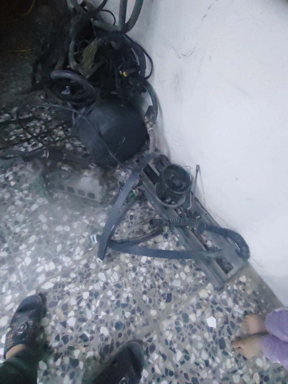 السلام عليكم. للبيع منظومة غاز ايطالي كاملة وشغالة ٦ سلندر كانت مشدودة على فورد تورس مكان بغداد،، ***********
