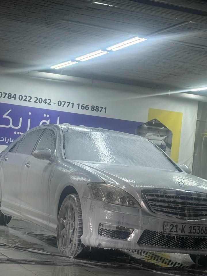 للبيع مرسيدس S350 موديل 2009
* جاهزة من كل النواحي.
* الضرر: شامل خلفي والهلال.
* 5 بردات.
* منظور ليلي (Night Vision).
* رادار (Distronic).
* فتحة سقف بانوراما.
* شفط أبواب.
* مقاعد جلد كهربائية جديدة.
* تدفئة وتبريد للمقاعد الأمامية والخلفية.
* شاشة وكالة مع نظام ملاحة.
* كاميرا خلفية وحساسات أمامية وخلفية.
* نظام تعليق هوائي (AIRMATIC).
* مصابيح زينون ذكية متحركة.
* مقود متعدد الوظائف.
* ستائر كهربائية.
* تكييف أوتوماتيك متعدد المناطق.

السعر: 16,500 دولار.

مستعجل بالبيع، والسعر قابل للتفاوض بالمعقول بعد المعاينة. السيارة تستحق والفحص خير دليل.

للاستفسار والاتصال: ***********
